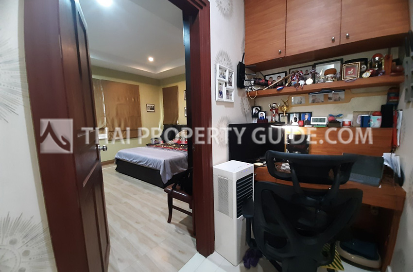 House with Private Pool in Sukhumvit 